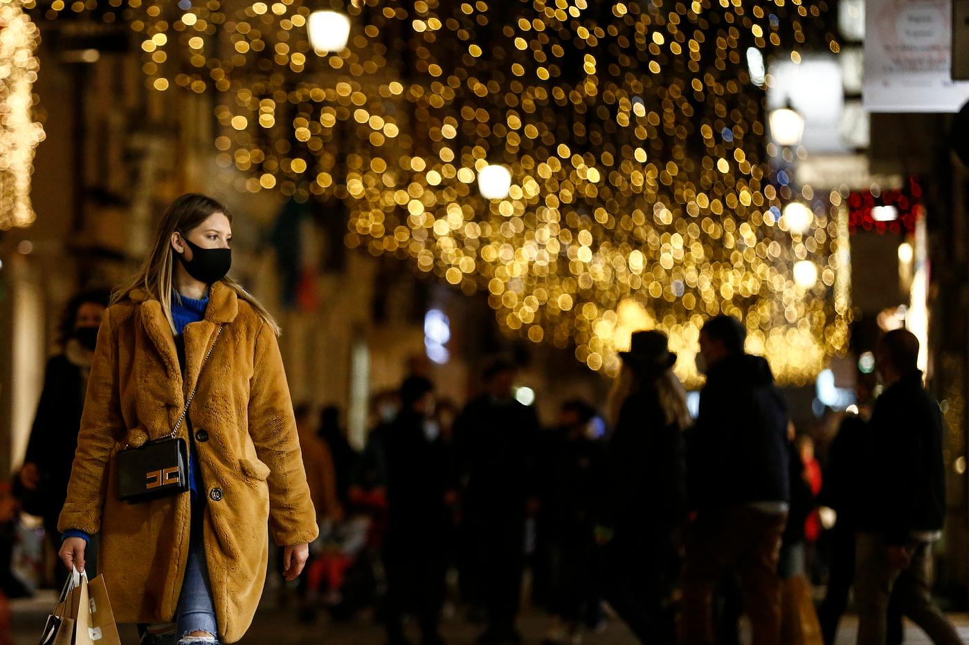 Zona Rossa A Natale E Coprifuoco Nuova Faq Del Governo Cosa Si Puo Fare E Fino A Che Ora Il Giornale D Italia