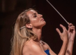 Beatrice Venezi, anche violinista Uto Ughi contro nomina: “Non ha né curriculum né statura giusta”, Colabianchi: “Criticata perché donna”