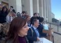 Hegseth confisca accrediti a "quasi tutti" media per resistenza a restrizioni imposte, oltre 40 giornalisti costretti a lasciare il Pentagono - VIDEO
