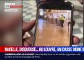 Parigi, il VIDEO del furto al Louvre: ladro travestito da operaio con gillet giallo armeggia su teca con smerigliatrice angolare