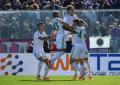 La Roma vince anche a Firenze e resta in vetta