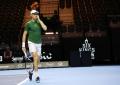 Sinner batte Tsitsipas, ora sfida Djokovic al Six Kings Slam