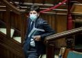 Vaccino Covid, Cts sconfessa Speranza: "Non adottò piano pandemico del 2006 e non coinvolse esperti scientifici, milioni di morti evitabili"