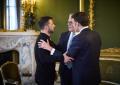 Oggi a Londra vertice dei “volenterosi” con Zelensky, Starmer e Macron insistono contro Russia: sul tavolo sblocco armi a lungo raggio a Kiev