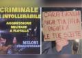 Milano, volantino con Meloni vestita da fascista accanto ad Hitler e slogan “Tua figlia pagherà” durante proteste pro-Pal contro genocidio a Gaza