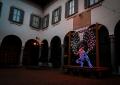 Piccolo Teatro, A2A e Banco dell'Energia presentano "l'Arlecchino", l'opera del light artist Angelo Bonello, metafora della situazione odierna