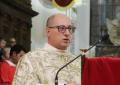 Gela (CL), parroco accoltellato all'addome da 26enne, sacerdote fuori pericolo: l'aggressore entrato in chiesa "per confessarsi", arrestato