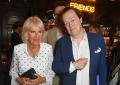 Tom Parker Bowles con la madre Camilla 