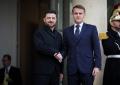Ucraina, Zelensky allontana la pace dopo l’incontro con Macron: “Mosca non venga ricompensata”, capo dell’Eliseo: “La Russia è una dittatura”