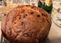 Panettone con farina di grillo in arrivo per Natale, dolce prodotto da azienda “Small Giants”, presente anche variante con larve croccanti al sale