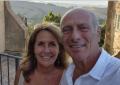 Roberta Sciubba morta per malore improvviso a 64 anni, era la moglie del giornalista Massimo Caputi: "La mia stella polare"