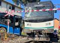 Incidente Viterbo, scontro tra treno e autobus Cotral in un passaggio a livello senza barriere, 40 persone a bordo, 5 feriti - VIDEO