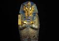 Il faraone Tutankhamon imbalsamato con pene eretto su propria disposizione: ecco il motivo simbolico in contrasto con il padre