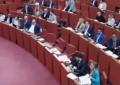 Genova, bufera in Consiglio comunale durante minuto di silenzio per Kirk, Chiarotti (Pd) a Bianchi (FdI): "Vi abbiamo già appesi una volta" - VIDEO