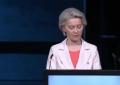 Von der Leyen, gli auguri choc: "Vaccinarci con eliminazione contenuti contro 'manipolazione informazione' come da un virus" - VIDEO