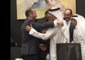 “Piano di pace” Hamas-Israele accettato, abbracci e strette di mano tra mediatori Qatar, Egitto e Turchia dopo raggiungimento accordo – VIDEO