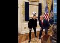 Bilaterale Trump-bin Salma, il tycoon e Cristiano Ronaldo palleggiano insieme nello Studio Ovale - VIDEO AI postato dalla Casa Bianca