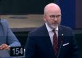 No dell'Europarlamento a minuto di silenzio per Kirk, destra protesta