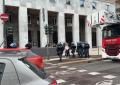 Milano, la devastazione dopo la guerriglia urbana a Stazione Centrale