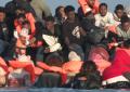 Imbarcazioni cariche migranti cercano attraversare la Manica, 3 morti