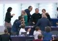 Ue, Ilaria Salis mantiene l'immunità per un voto, applauso in aula