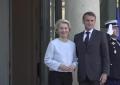 Francia, Macron accoglie Ursula von der Leyen all'Eliseo