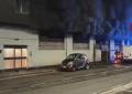 Napoli, incendio in un magazzino: evacuato un intero edificio