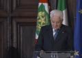 Mattarella: sconclusionate teorie antiscientifiche minano la fiducia