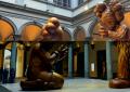Dall'annunciazione allo smartphone solitario, KAWS a Palazzo Strozzi