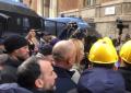 Ex Ilva, la sindaca Salis incontra i metalmeccanici in corteo a Genova