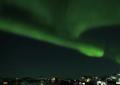 Groenlandia, spettacolare aurora boreale nei cieli di Nuuk