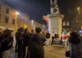 A Rimini i giovani iraniani universitari festeggiano in piazza