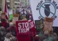 Londra, maxi-protesta "Stop Trump" durante visita di Stato del tycoon, 3mila fuori dal Parlamento con bandiere pro-Pal e scritte "No racism" - VIDEO