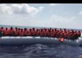 Tunisia, imbarcazione di migranti naufraga al largo di Salakta, almeno 40 morti, tra cui alcuni neonati, 30 le persone soccorse - VIDEO