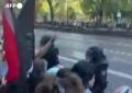 Madrid, ultima tappa della Vuelta annullata a - 56km dal traguardo per proteste di oltre 100mila pro-Pal, Sánchez: "Sostegno ai manifestanti" - VIDEO