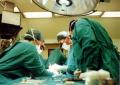 Cina, primo xenotrapianto su paziente vivo, fegato di maiale geneticamente modificato impiantato a 71enne: morto dopo 171 giorni
