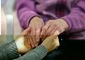Lavoro, Inapp: "Donne caregiver 10% in più degli uomini"