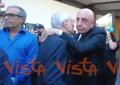 L'abbraccio tra Dell'Utri e Galliani al funerale di Emilio Fede