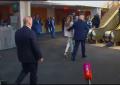 Trump e Melania arrivano all'Onu, la scala mobile non funziona e salgono a piedi