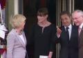 Sarkozy condannato a 5 anni. Eccolo a fianco della moglie Carla Bruni al G8 Francia nel 2011