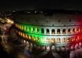 Colosseo illuminato per riconoscimento Cucina Italiana come Patrimonio Unesco, le immagini dal drone