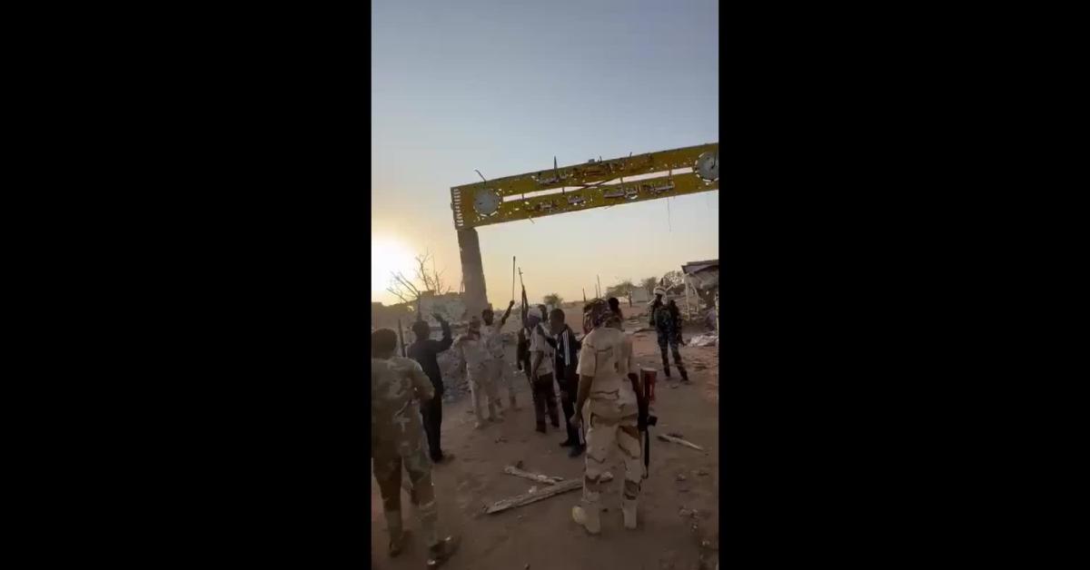 sudan rsf annunciano conquista di babnusa e filmano ingresso nel quartier generale saf ma esercito regolare smentisce resistiamo video