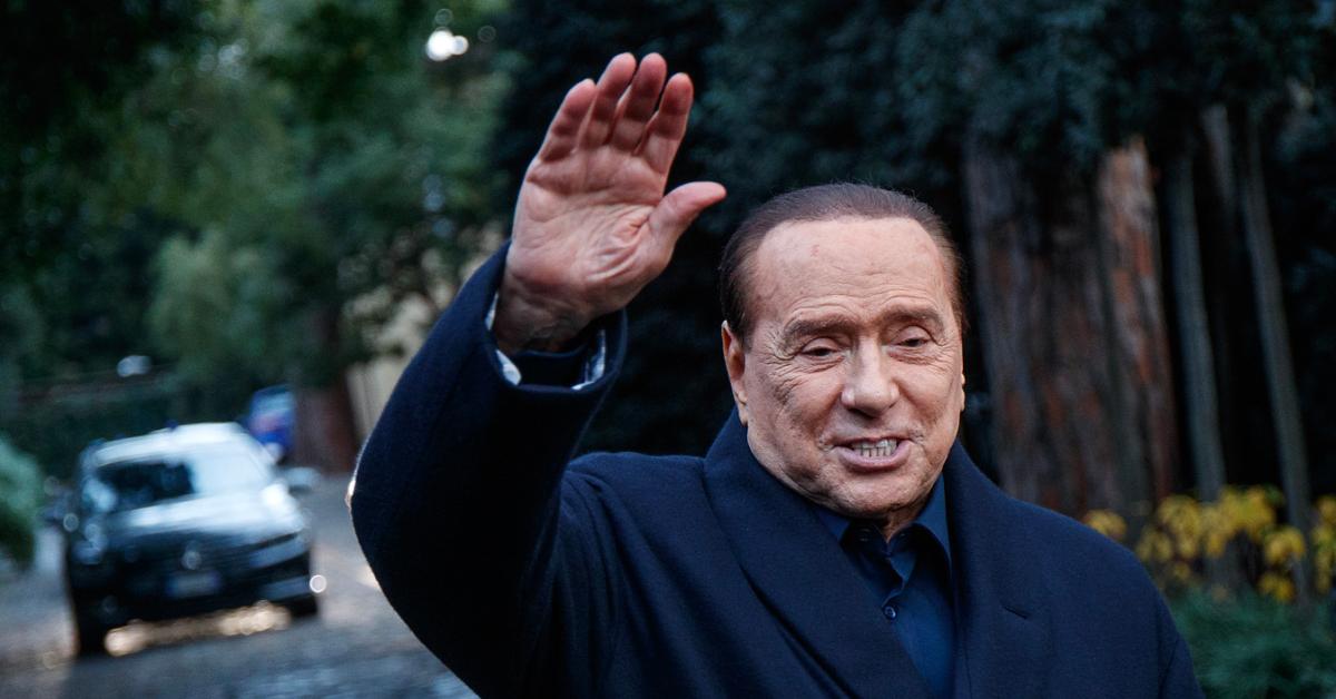 Il Corpo Dopo La Morte Nella Bibbia La Cremazione Berlusconi Berlusconi, la cremazione in un Tempio ad Alessandria e la sepoltura