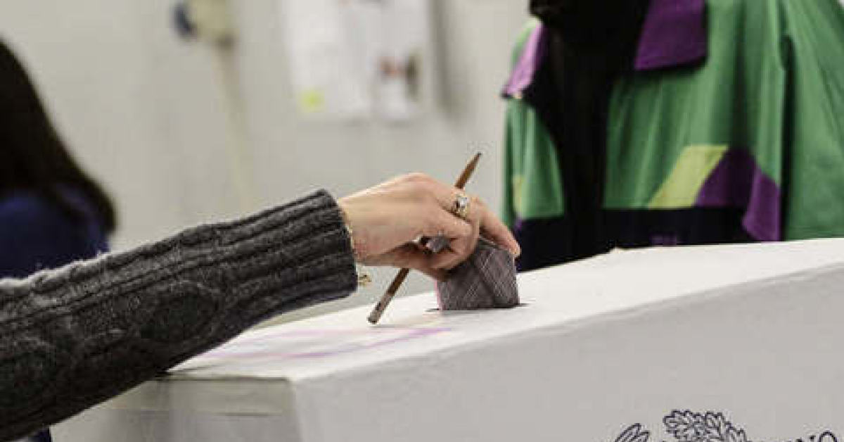 Riforma delle elezioni comunali: la falsa semplificazione che tradisce trent’anni di democrazia locale e compromette la sovranità popolare