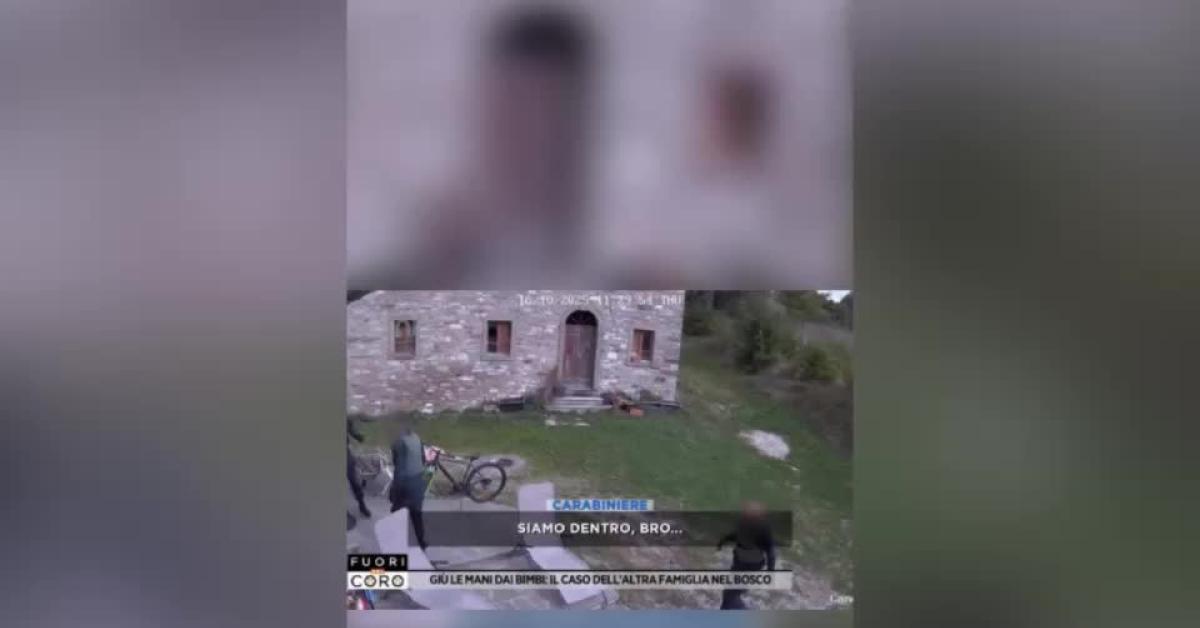 Famiglia nel bosco ad Arezzo, Regoli: "Bimbi strappati con la forza, assistenti sociali arrivati dopo carabinieri, procedura fuori regola"   VIDEO