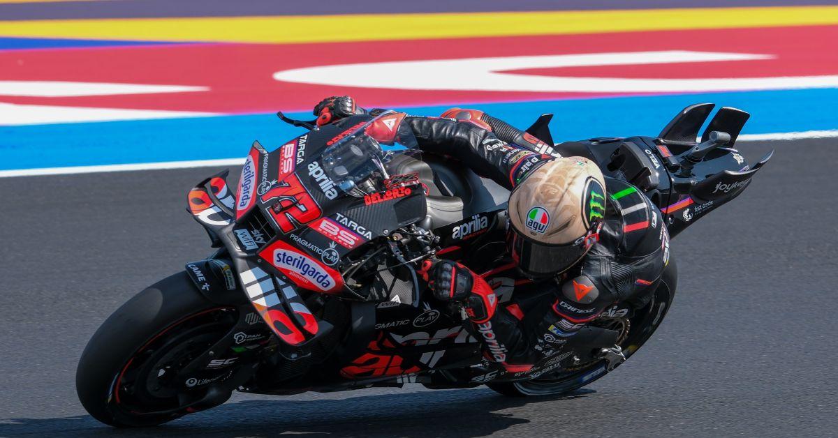 Bezzecchi domina il sabato di Misano: pole e sprint Bezzecchi domina il sabato di Misano: pole e sprint