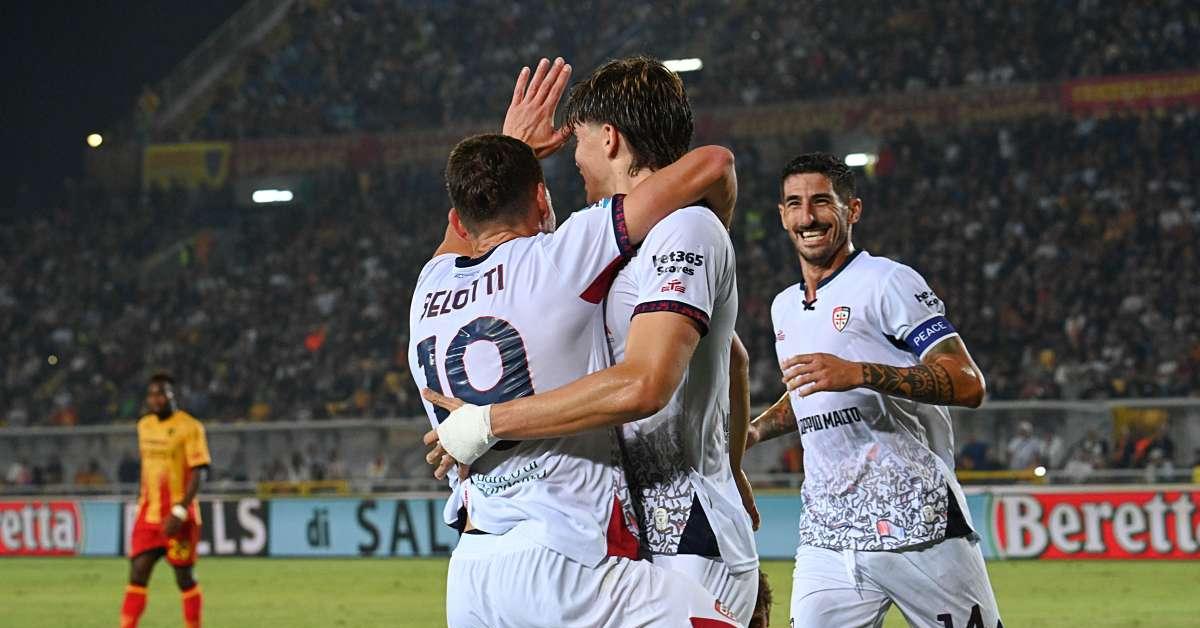Cagliari corsaro a Lecce, Belotti torna al gol con una doppietta