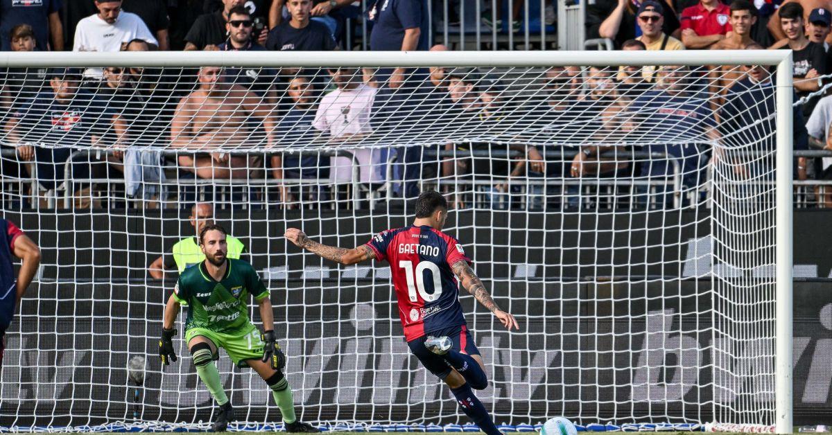 Poker al Frosinone, Cagliari agli ottavi di Coppa con il Napoli