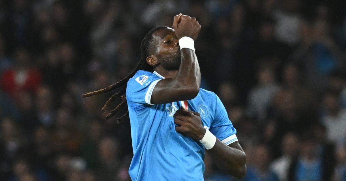 Il Napoli batte in rimonta il Genoa, 2 1 al Maradona