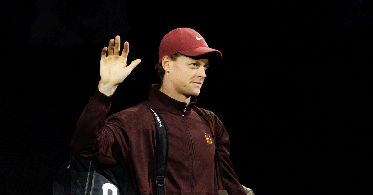 Sinner ai quarti a Parigi, Sonego si arrende a Medvedev Sinner ai quarti a Parigi, Sonego si arrende a Medvedev